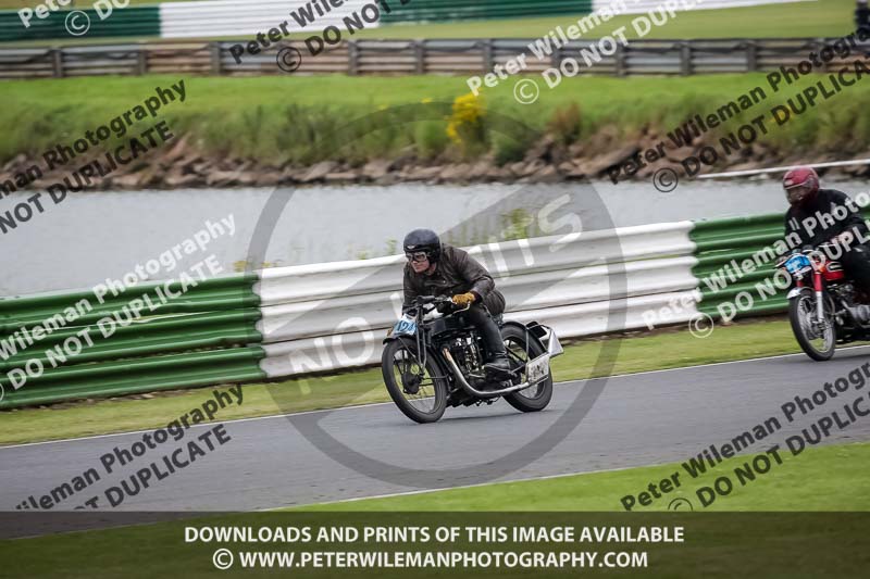 Vintage motorcycle club;eventdigitalimages;mallory park;mallory park trackday photographs;no limits trackdays;peter wileman photography;trackday digital images;trackday photos;vmcc festival 1000 bikes photographs